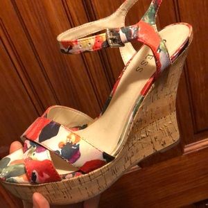 Guess floral wedge heel